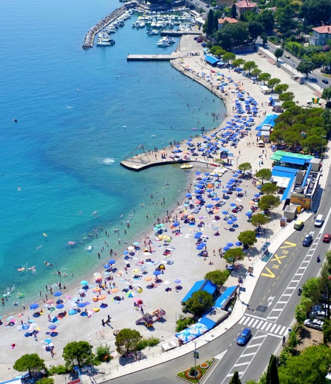 Ičići beach